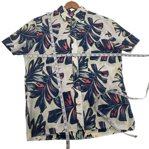 Tommy Hilfiger Tropical Print Classic Fit button up casual shirt size medium - Picture 4 of 6